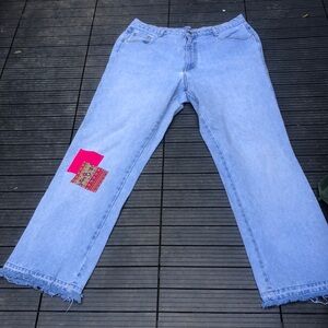 Venezia patchwork light wash frayed hem jeans. Size 14